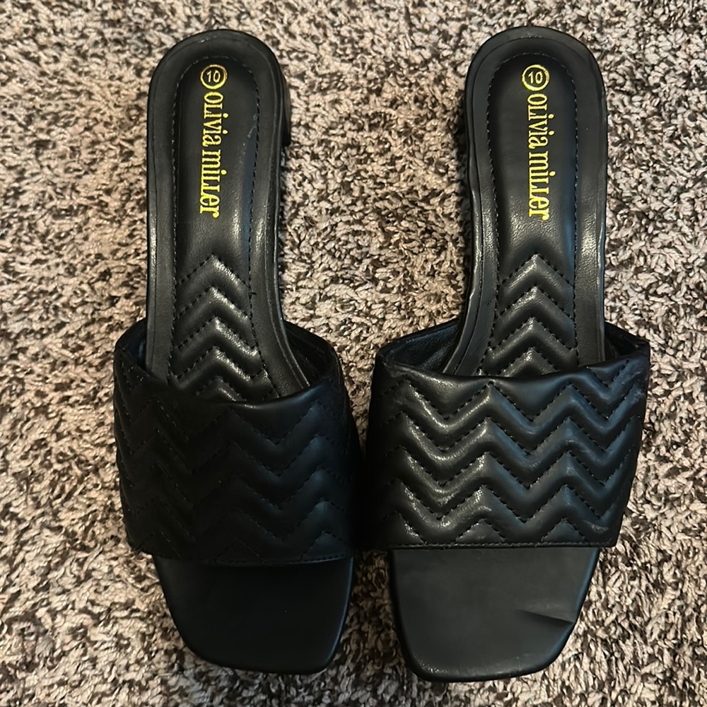 Olivia Miller Black Sandals with short heels